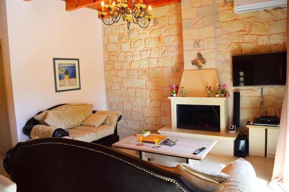 Stalós Villa Constancia מראה חיצוני תמונה