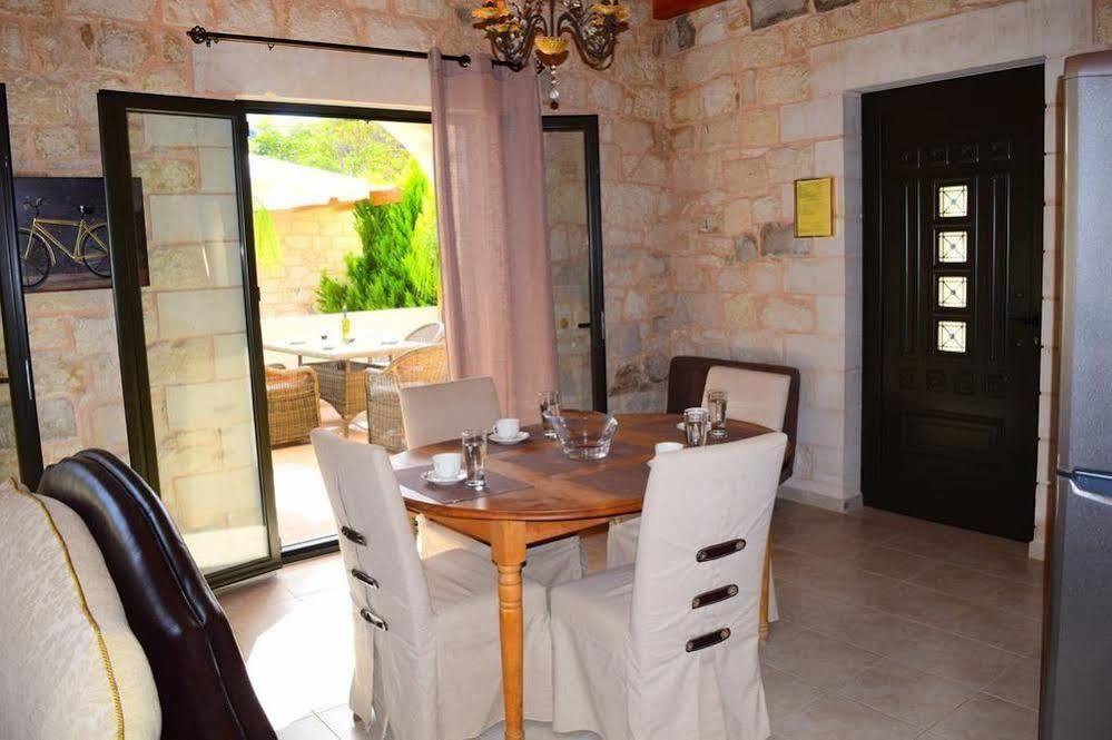 Stalós Villa Constancia מראה חיצוני תמונה