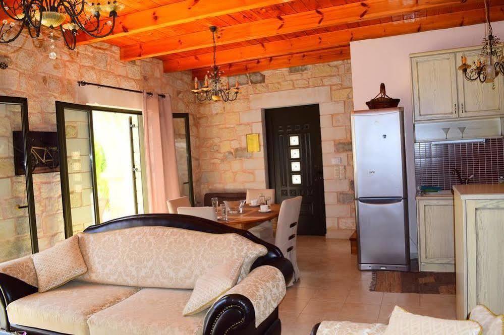 Stalós Villa Constancia מראה חיצוני תמונה