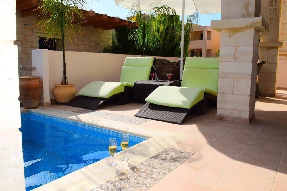 Stalós Villa Constancia מראה חיצוני תמונה